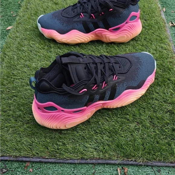 Adidas Trae Young 3 basketball shoe Arctic Night/Core Black/Acid Orange Size 12 - Picture 3 of 6